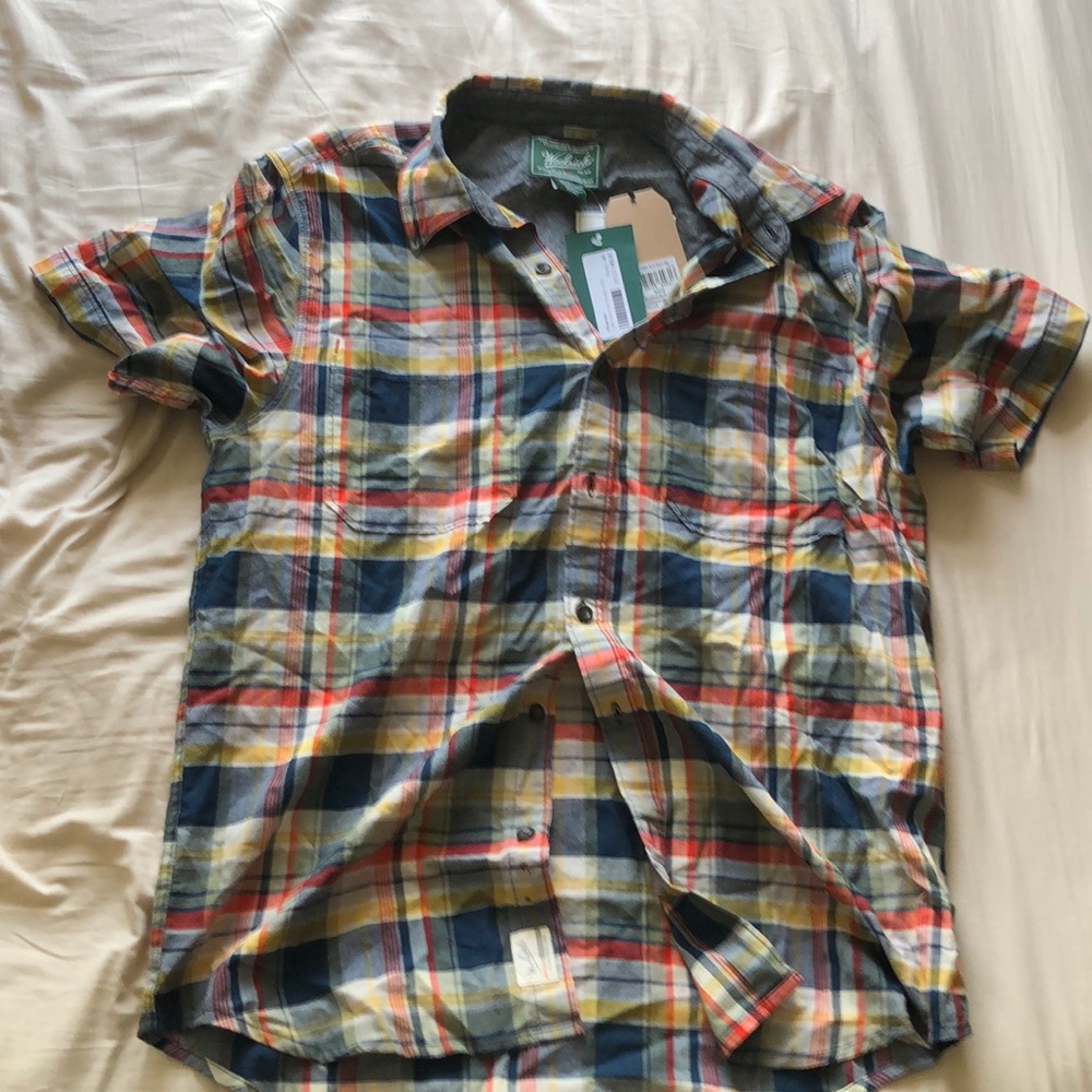 Men’s plaid collard shirt